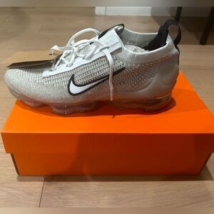 Nike Mens Air VaporMax 2021 fk flyknit sz 9.5 NIB White/White-Black